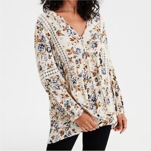 AE - Floral V-Neck Blouse